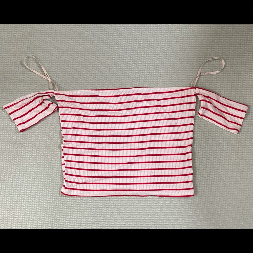 Forever 21 crop top. Barely worn, only used once.